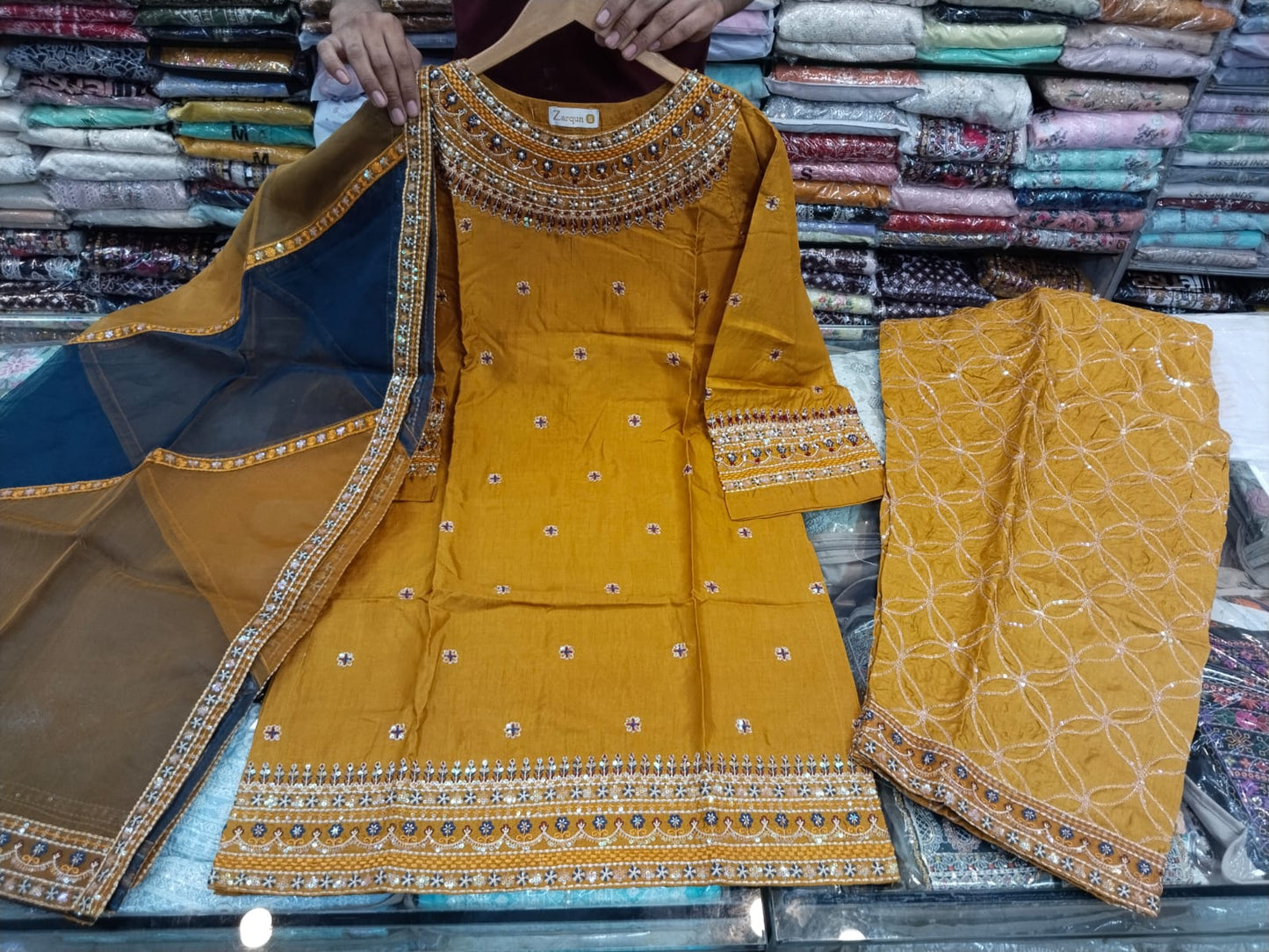 ZQ 2527 Mustard