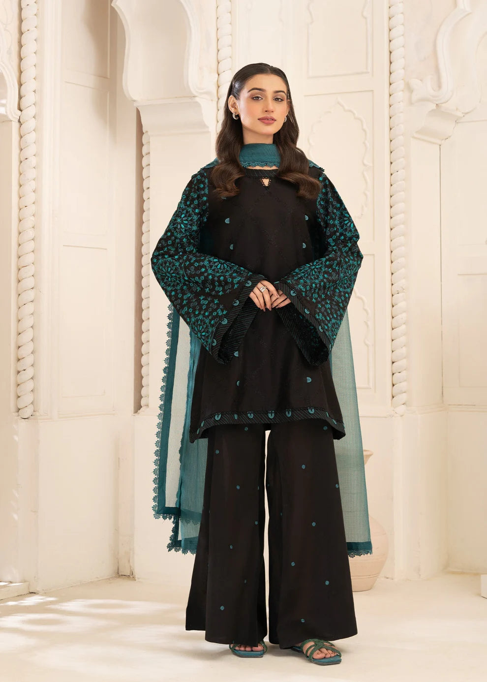 Nissa ZQ 2539 Black Farshi