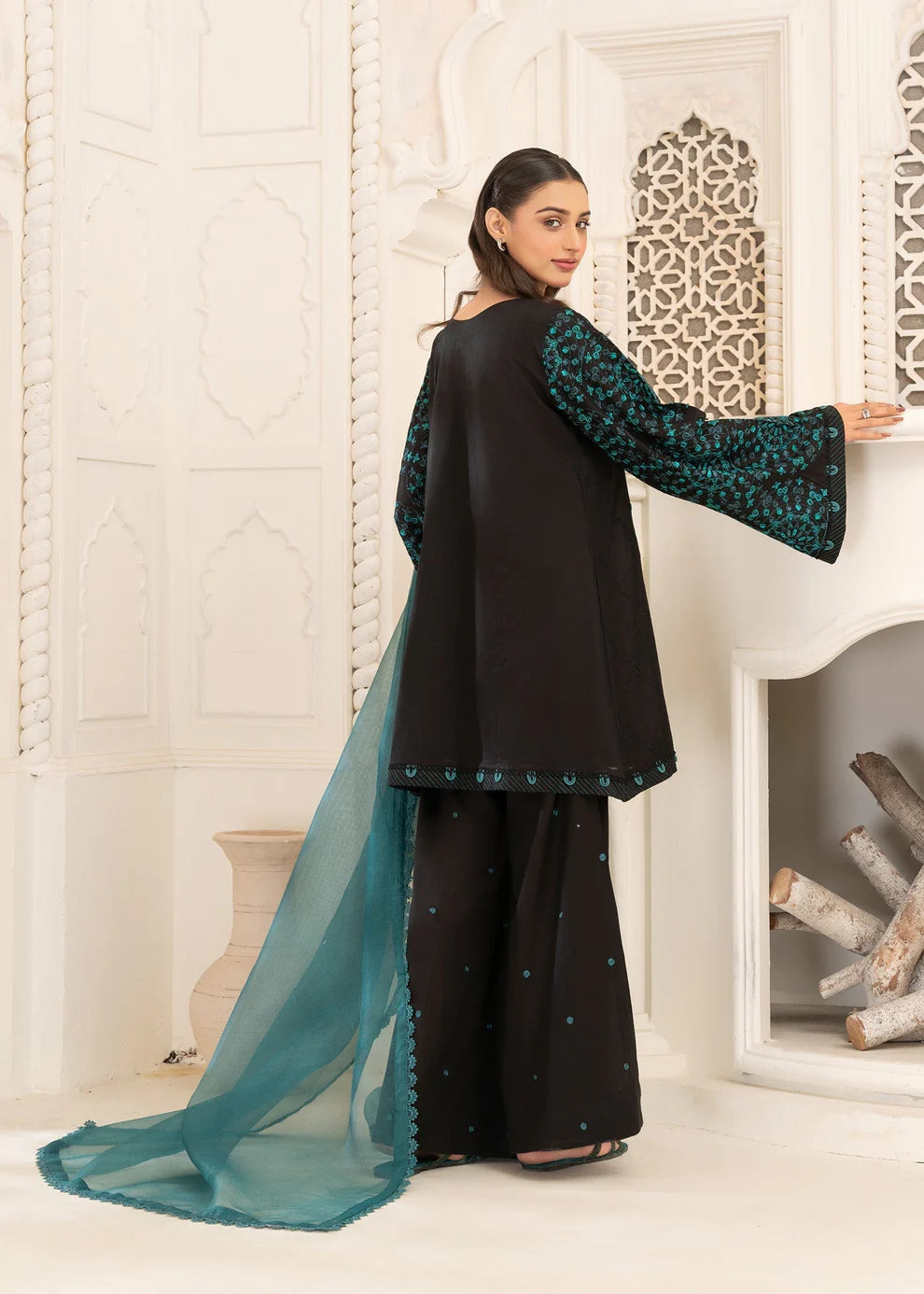 Nissa ZQ 2539 Black Farshi