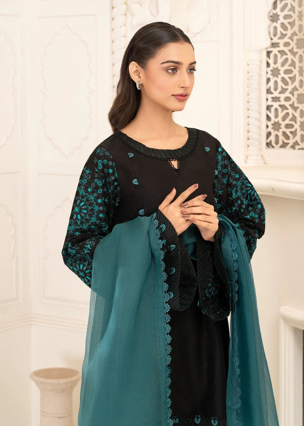 Nissa ZQ 2539 Black Farshi