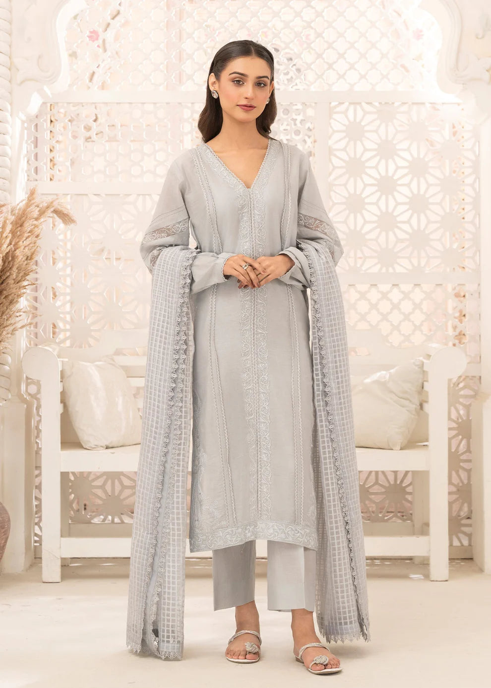 Nissa ZQ 2542 Grey