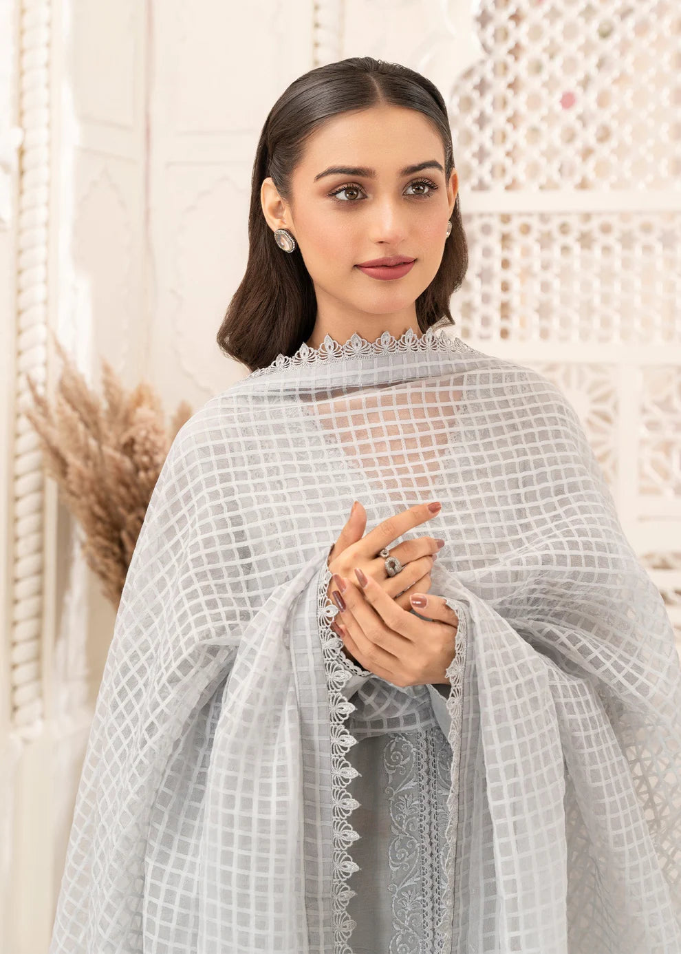 Nissa ZQ 2542 Grey