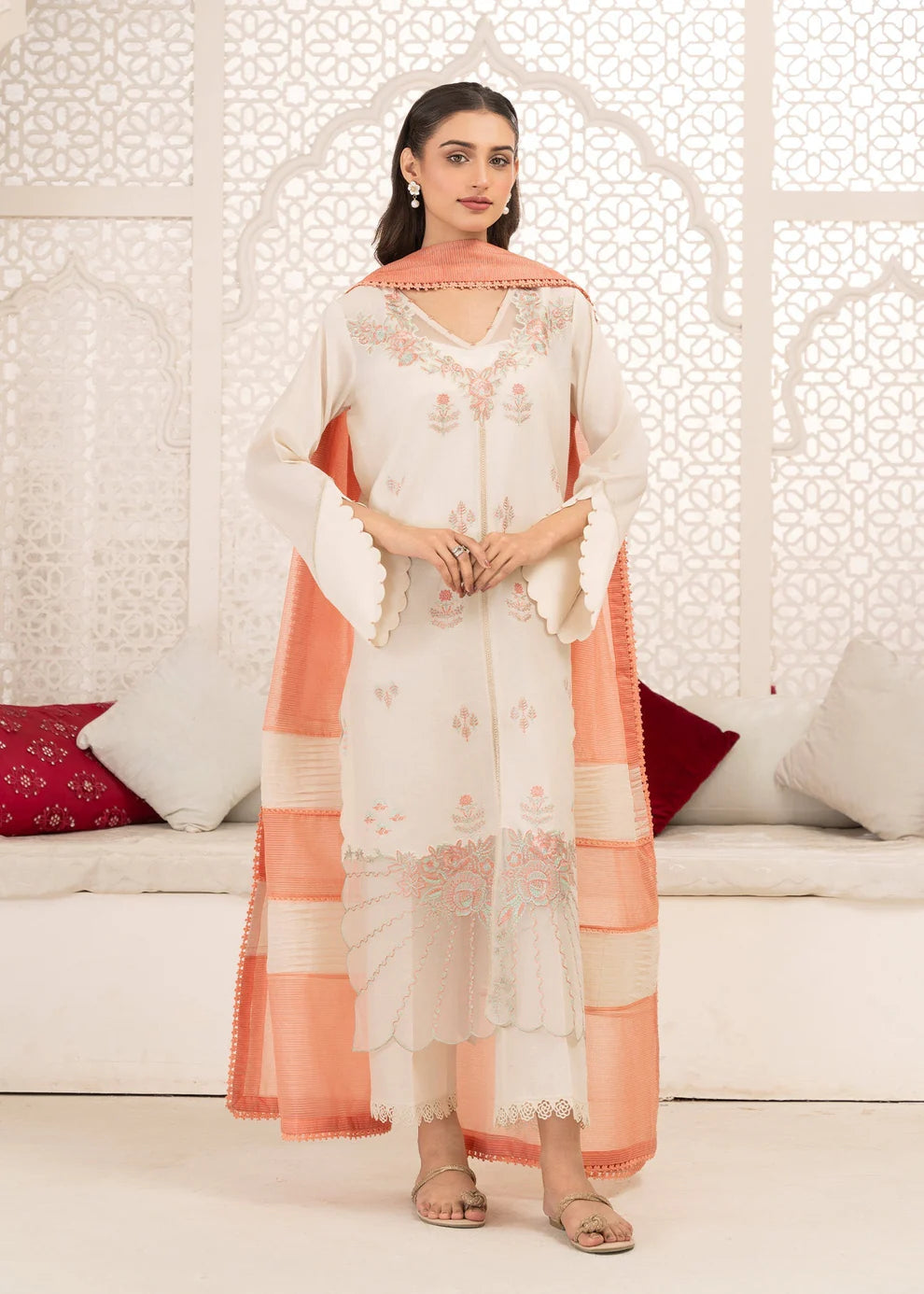 Nissa ZQ 2535 Ivory
