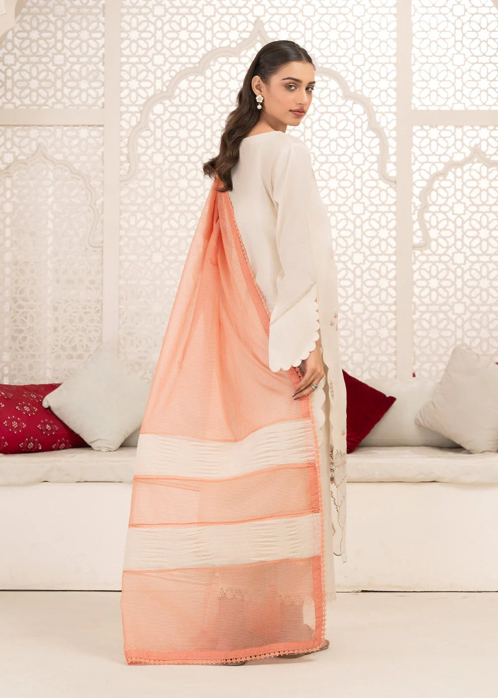 Nissa ZQ 2535 Ivory