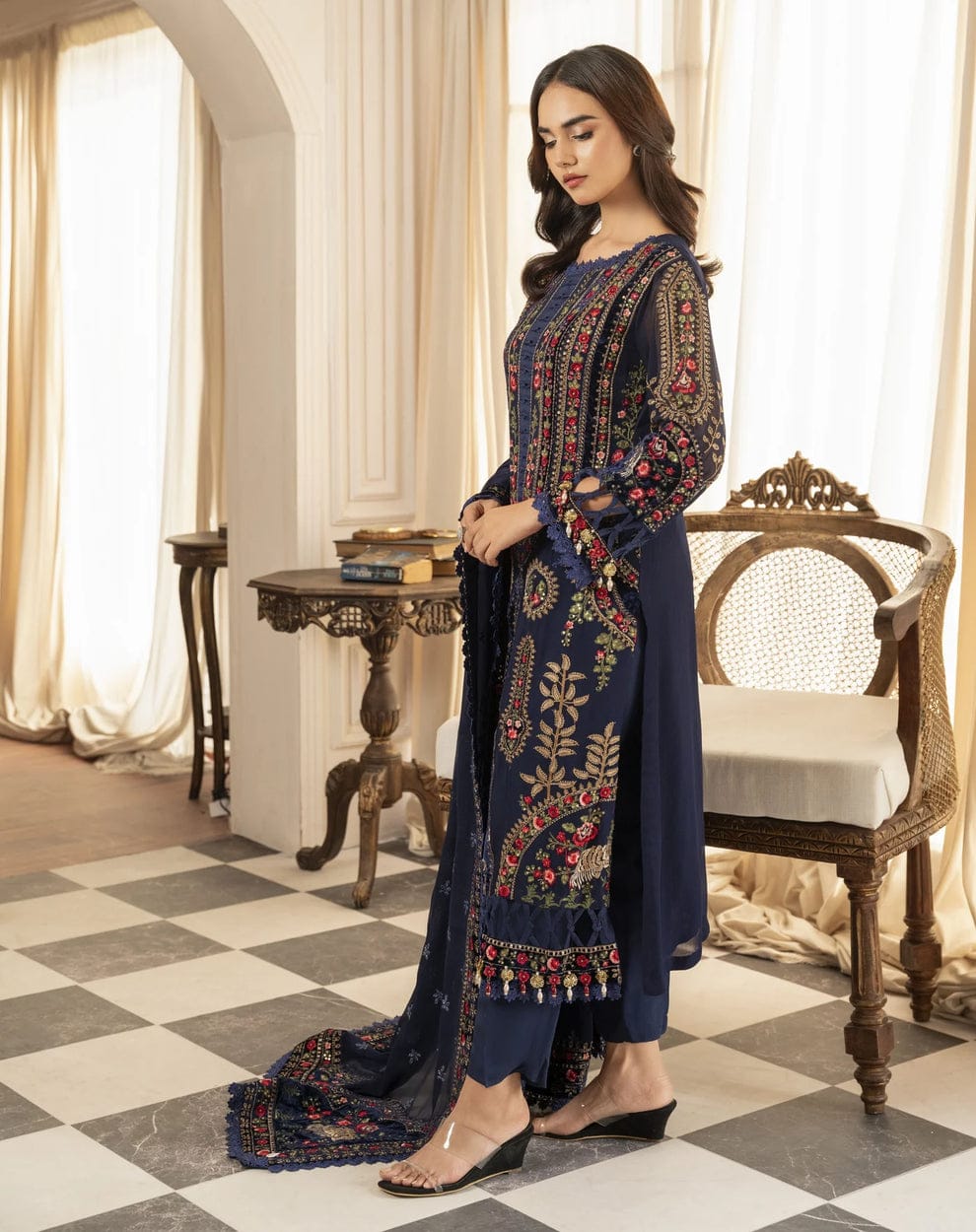 AL3883 blue