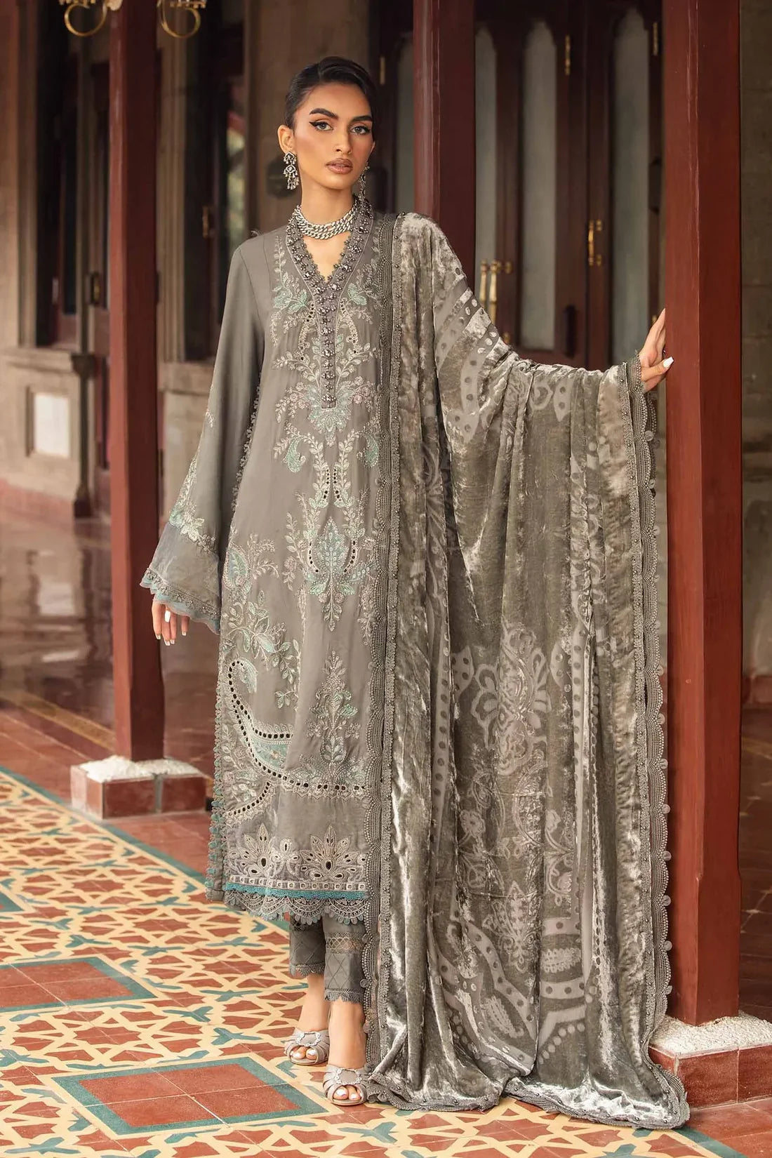 AL4172 Grey