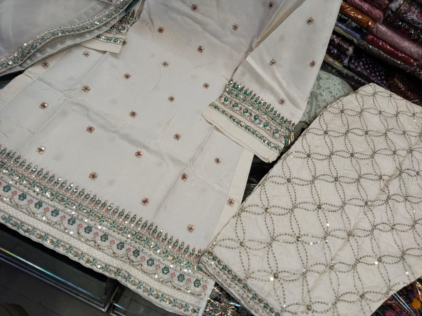 ZQ 2527 Ivory Green