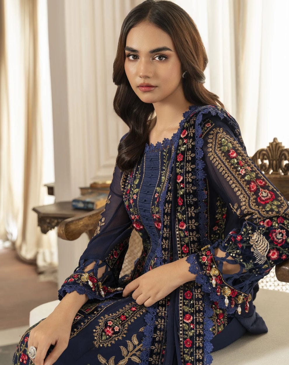 AL3883 blue